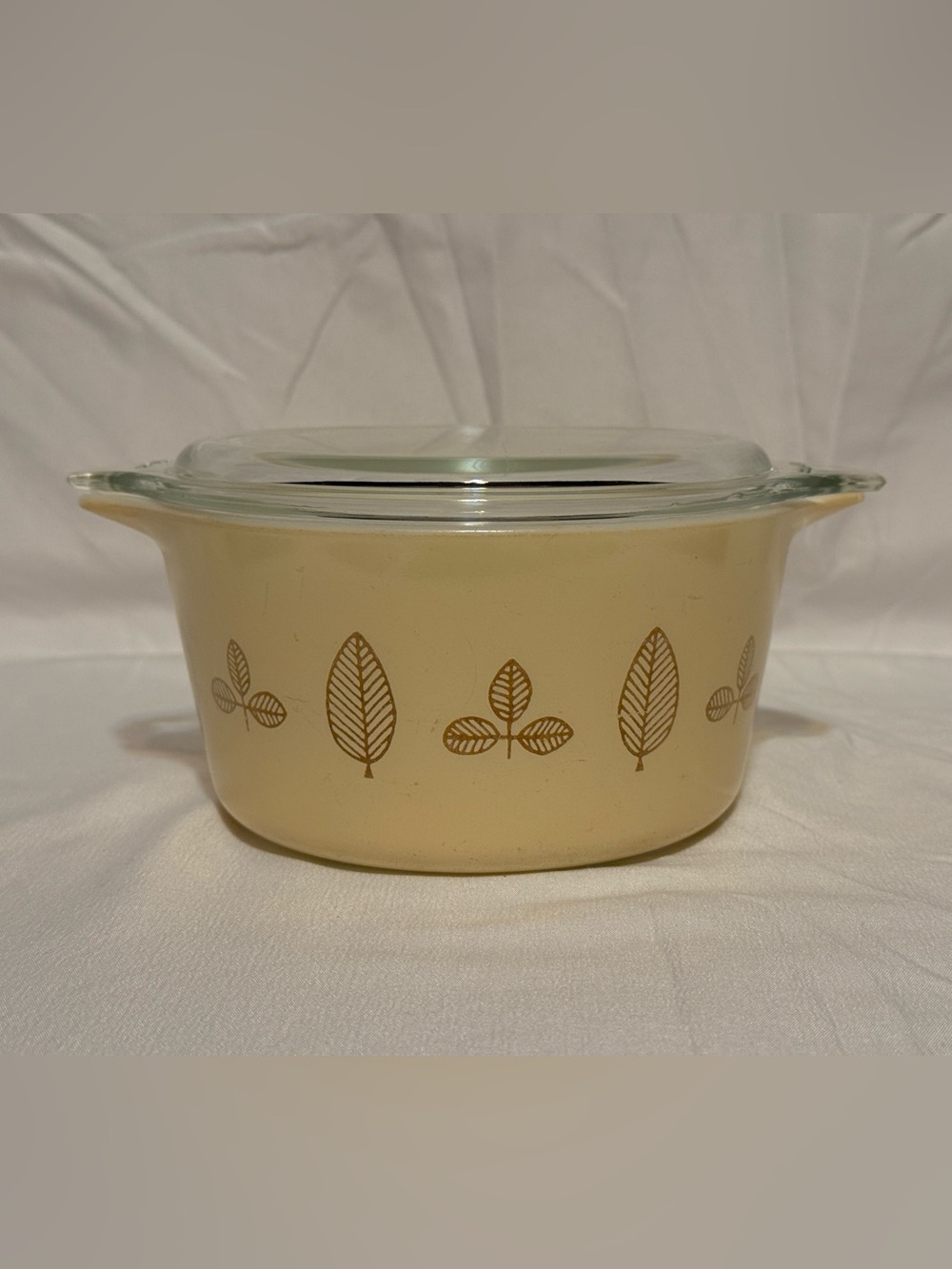 Pyrex Gold Leaf Casserole Dish
